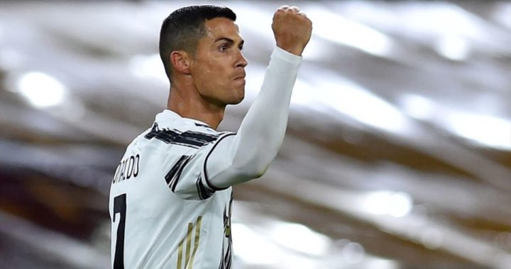 Nouveau record pour Cristiano Ronaldo qui devient la personnalité la plus suivie sur les réseaux sociaux