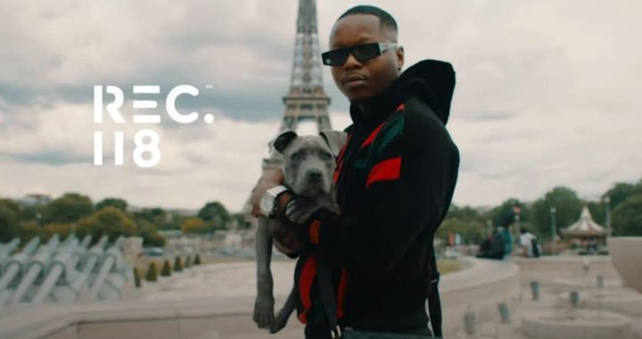 Captain, le chien du rappeur Leto, constamment enfermé sur un balcon