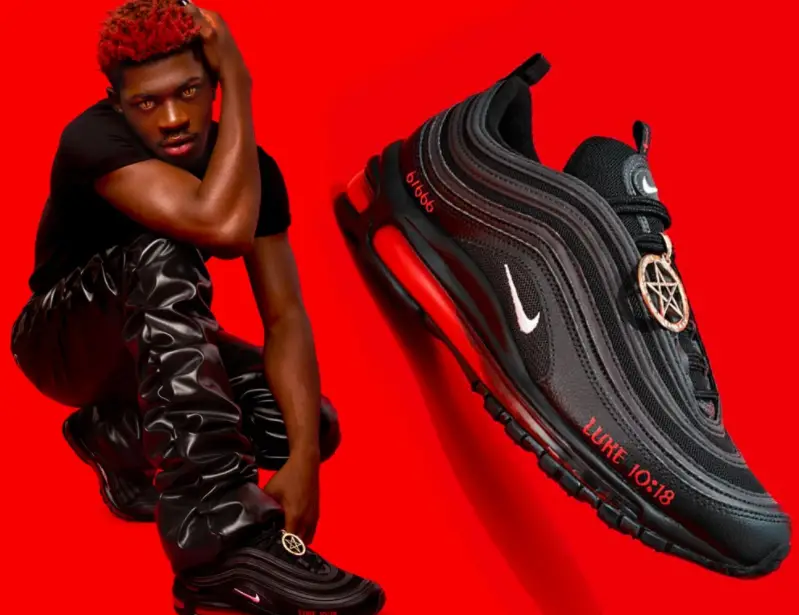 Nike VS Lil Nas X : les Satan Shoes font scandale, la marque porte plainte