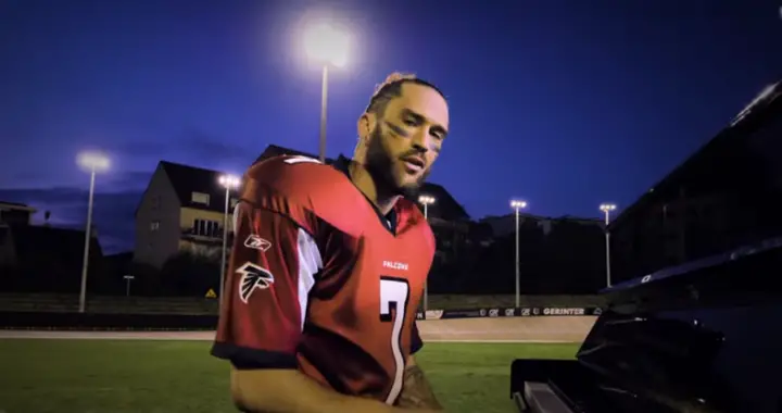 Mayeul, révélé par The Voice 8, sort son premier single « Fané » [Vidéo]