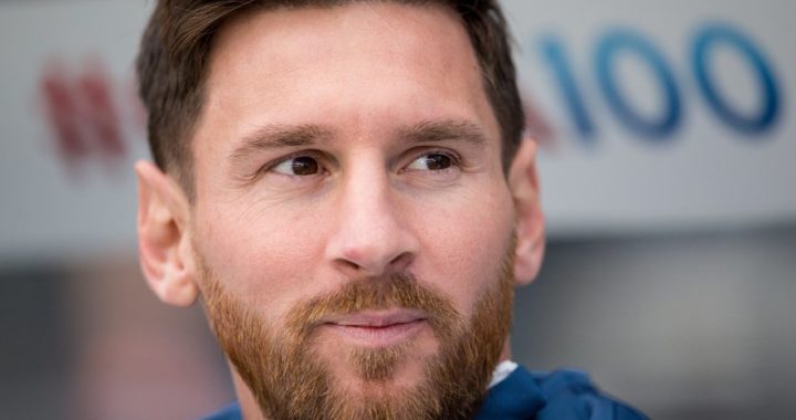 Malgré l’offre de la dernière chance Messi quitte le Barça et arrive au PSG