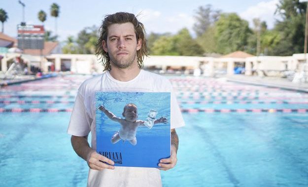 « Nevermind » de Nirvana: le bébé sur la pochette porte plainte pour pédopornographie