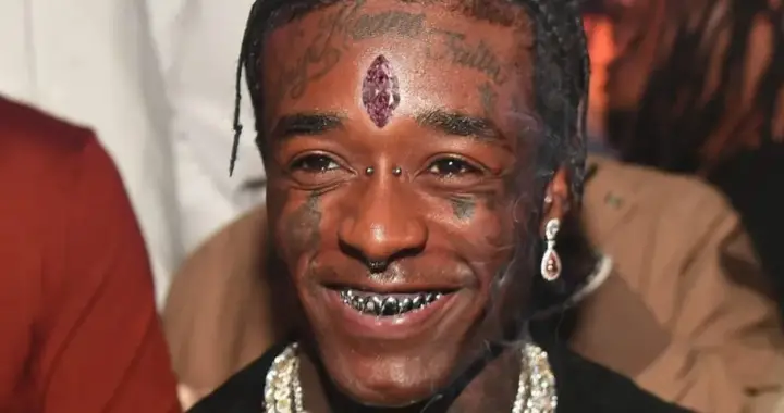 Des fans arrachent le diamant frontal de Lil Uzi Vert lors d’un concert