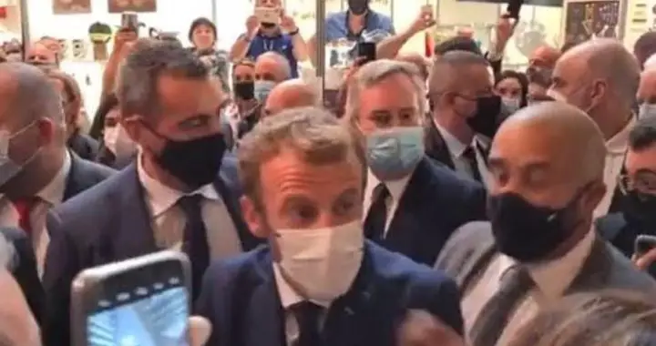 Emmanuel Macron cible d’un jet d’oeuf à Lyon [VIDÉO]