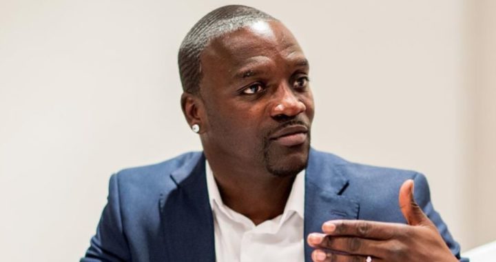 Akon affirme  « J’étais plus heureux quand j’étais pauvre… » [VIDÉO]