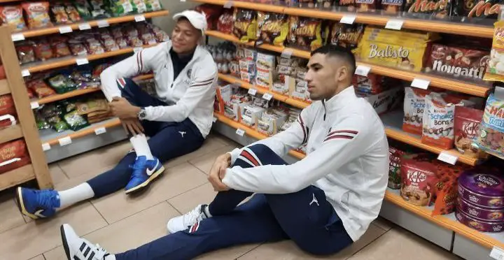 Mbappé et Hakimi filmés dans un carrefour à Trappes [VIDÉO]