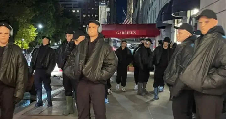 Des clones de Kanye West se baladent dans les rues de New-York [VIDÉO]