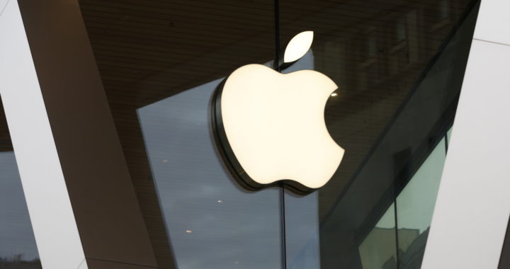 Apple dépasse les 3000 milliards de dollars de capitalisation boursière pendant quelques secondes