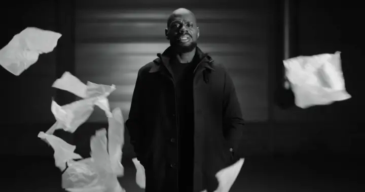 Kery James est de retour avec « Le poète noir » [CLIP]