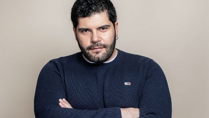 Salvatore Esposito réagit à la guerre entre La Russie et l’Ukraine : « Guerre = m**** »