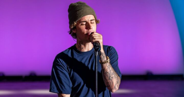 Justin Bieber souffre de paralysie au visage et annule ses concerts [VIDÉO]