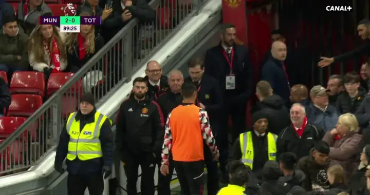 Manchester United : CR7 rentre aux vestiaires avant la fin du match
