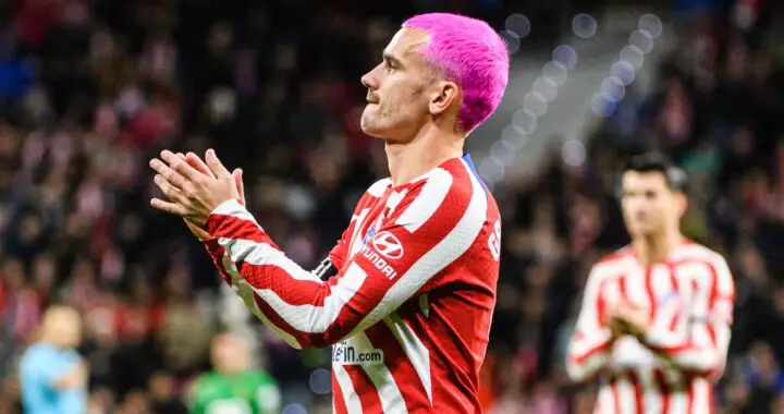 Griezmann s’est teint les cheveux en rose fluo pour son retour !