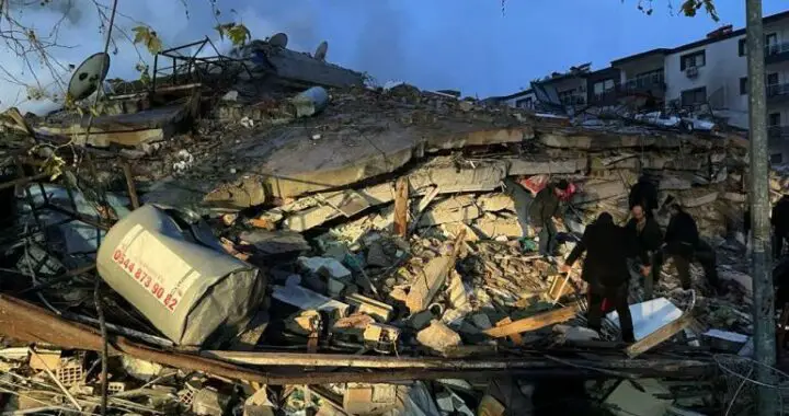 Plus de 1400 morts: La Turquie et la Syrie touchées par plusieurs séismes