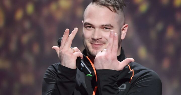 Jul souhaite distribuer gratuitement des vêtements de sa marque D&P dans tous les quartiers Français !