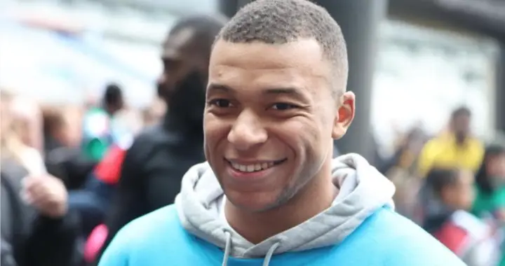 Mbappé aide les associations en reversant toutes ses primes !