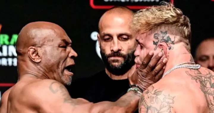 Mike Tyson baffe Jake Paul qui lui a écrasé le pied [Vidéo]