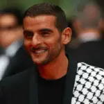 Fianso avec le Keffieh de la Palestine au festival de Cannes [Vidéo]