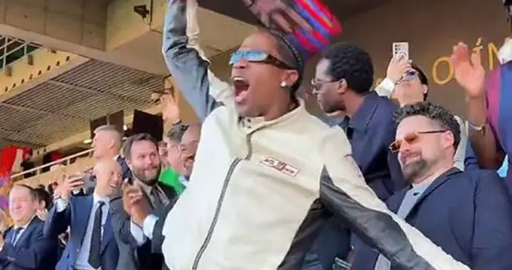Travis Scott présent au Classico, il était invité par le Barça [Vidéo]