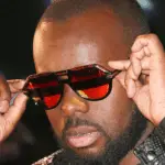 Gims s’est fait arracher ses lunettes en plein show [Vidéo]