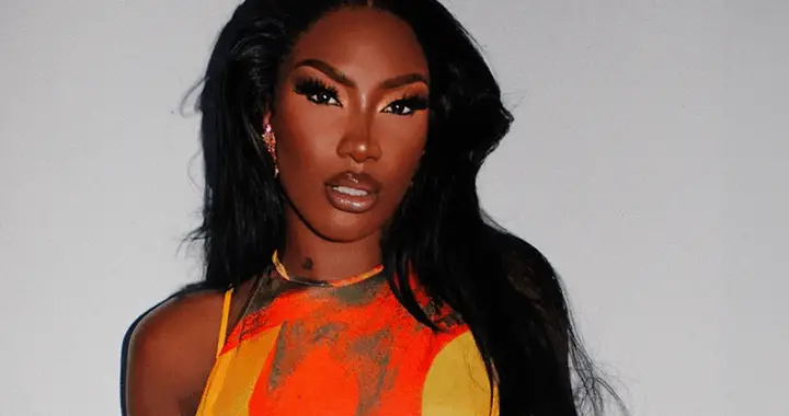 Aya Nakamura annonce un nouvel album et un Stade de France [Vidéo]