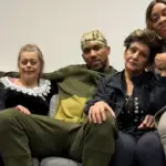 Anthony Joshua a posté une image avec sa mère et la famille de ses deux amis décédés dans un accident