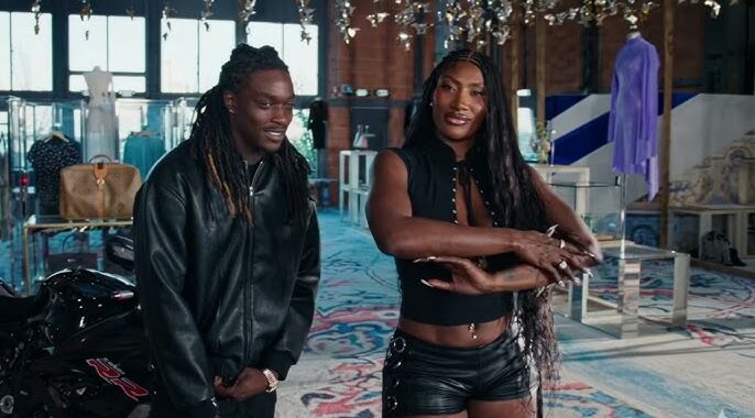 Aya Nakamura dévoile « Sexy Nana », son nouveau feat avec La Rvfleuze [Clip]
