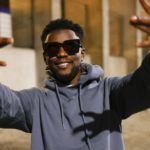 Guy2bezbar s’est embrouillé avec un policier durant le tournage d’un clip [Vidéo]