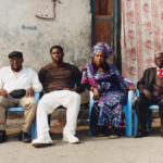 Tiakola a réuni sa famille au Congo pour la cover de son nouvel album